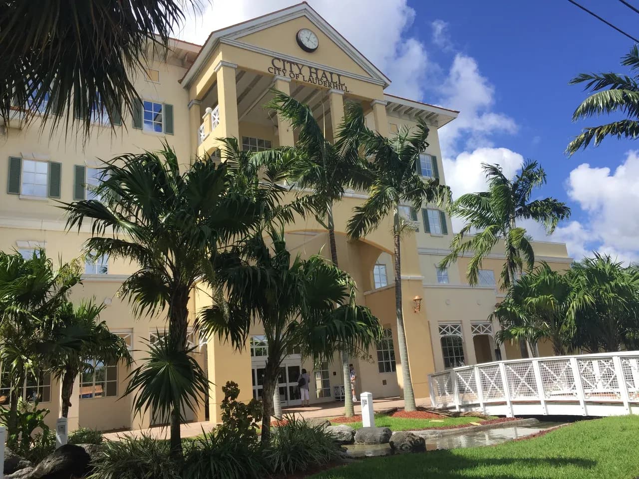 Lauderhill, FL