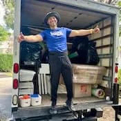 Happy Lugger giving thumbs up