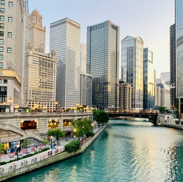 Lugg On-Demand movers in Chicago, IL