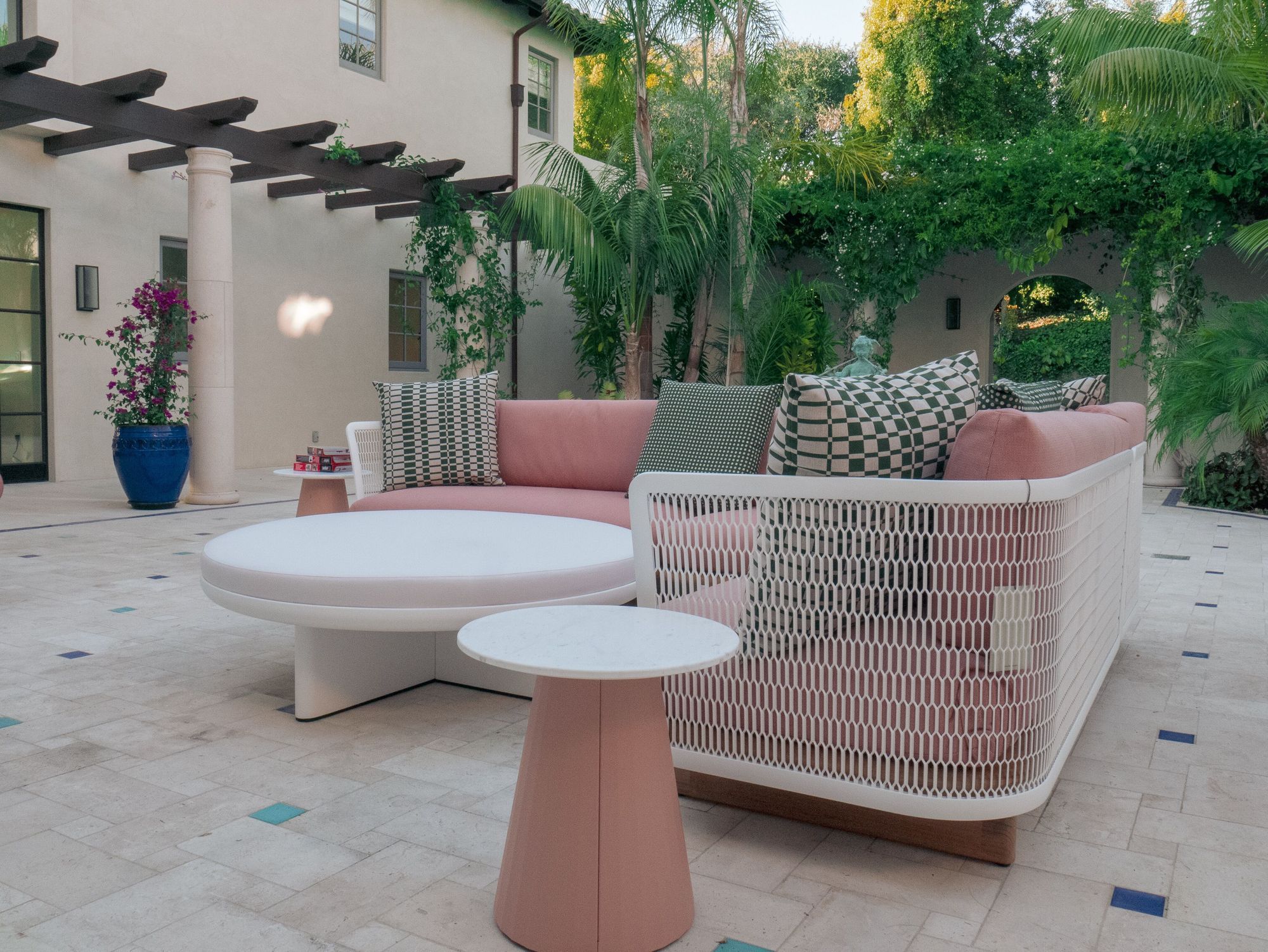 3 Hot Summer Syles for Your Outdoor Patio